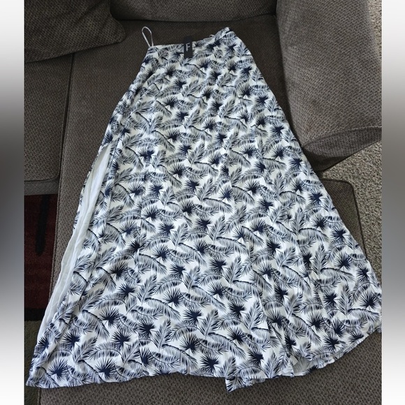 Lulus Floral Skirt Women Sz S Maxi Blue White Double Slits Hawaiian  Coastal New - Picture 5 of 13
